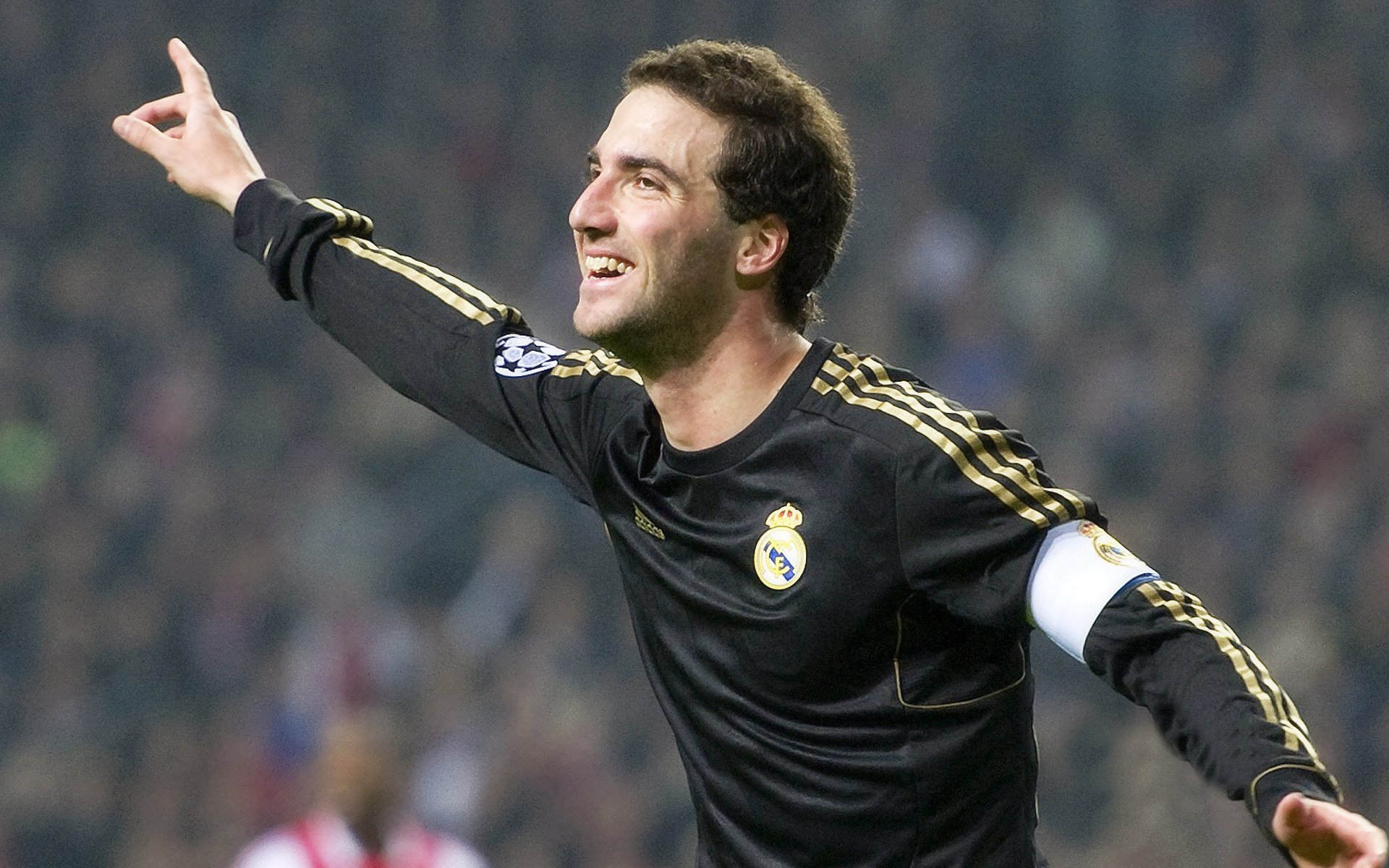 中国足球联赛俱乐部投资环境逐步改善，中国足球俱乐部改革