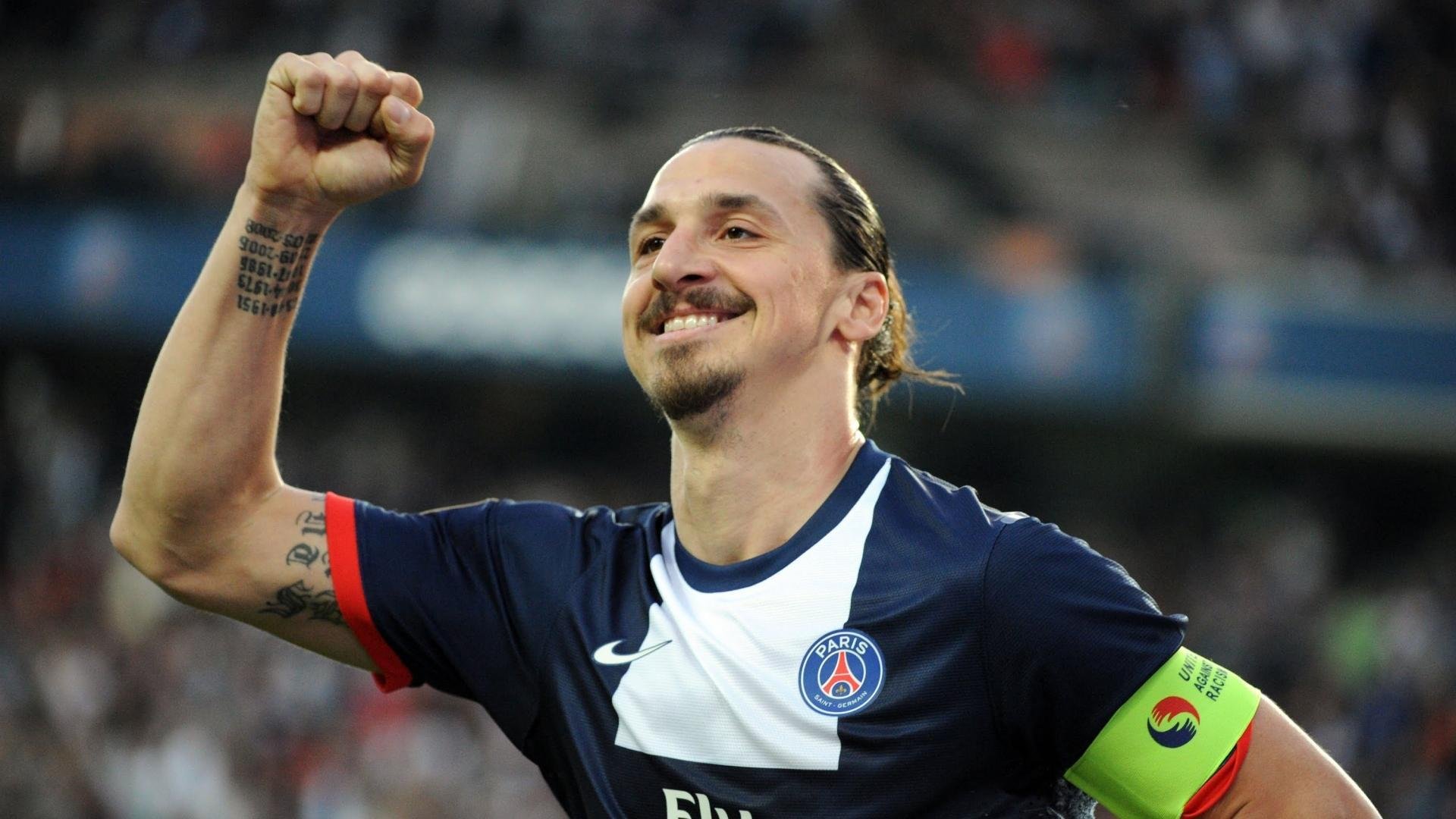 中国足球联赛明星球员形象宣传加强，足球名星中国